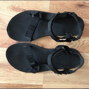 Teva Original women’s size 8 in black